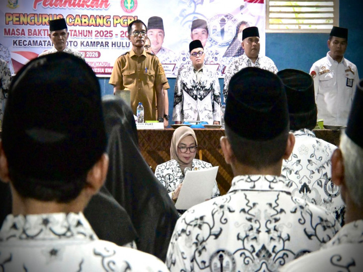 Bupati Kampar Ahmad Yuzar Minta Pengurus PGRI Menjalankan Amanah Organisasi dengan Penuh Tanggung Jawab
