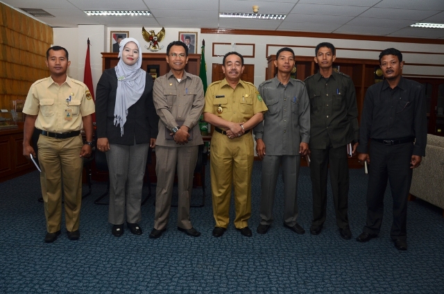 Bupati Herliyan Dikunjungi Anggota KPU Bengkalis