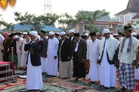 Ribuan Warga Tembilahan Laksankan Sholat Istisqa