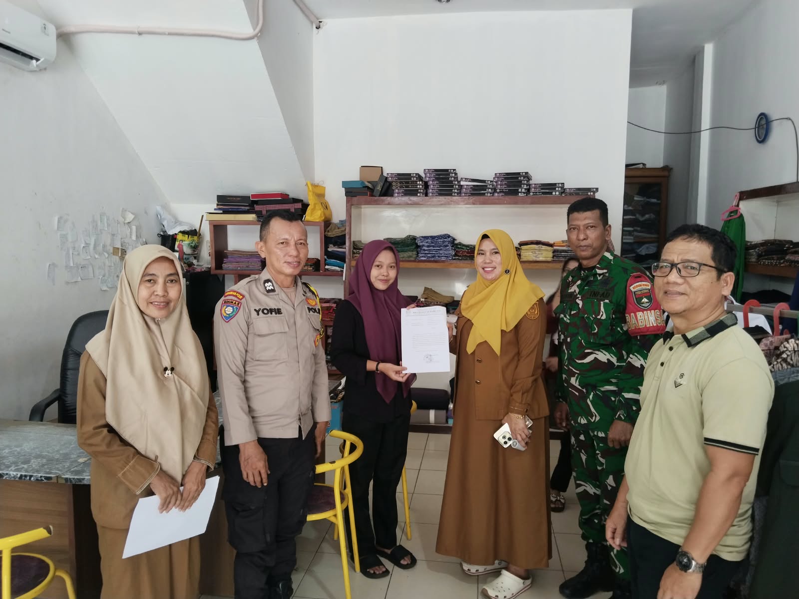 Lurah Sumahilang Imbau Warga Pasang Bendera dan Umbul-Umbul Meriahkan HUT RI