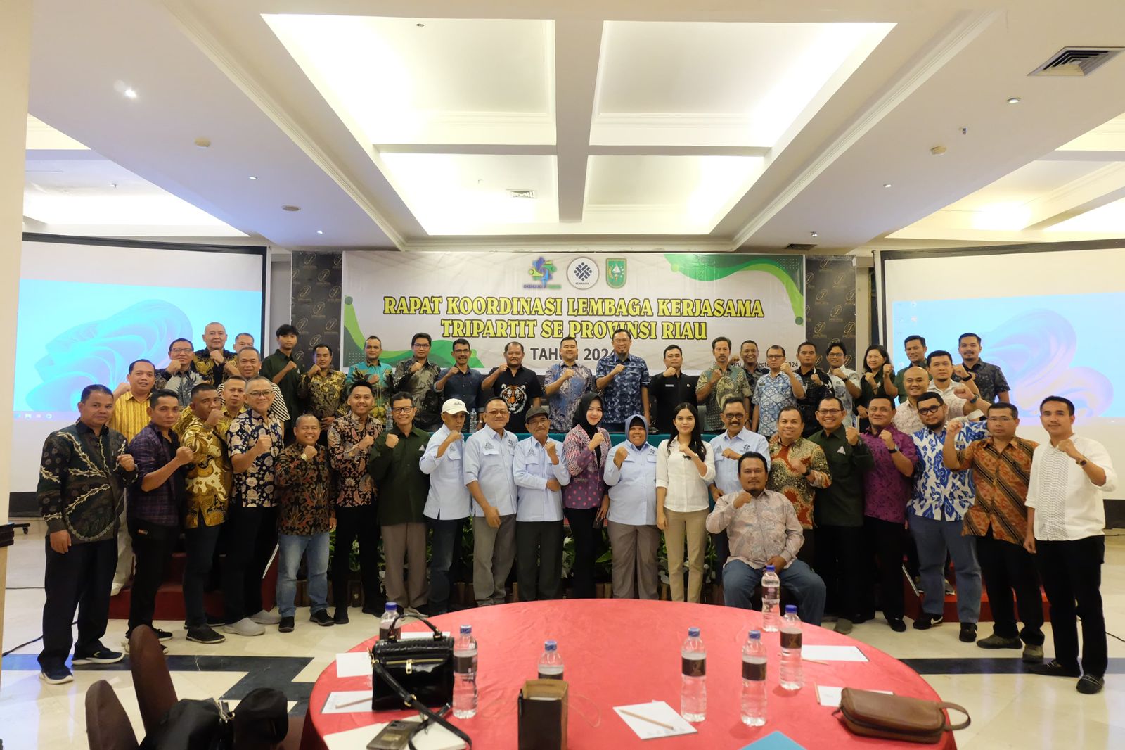 Disnakertrans Riau Rekomendasikan Disnaker Kabupaten  Kota  Se Riau Bentuk Tim LKS Tripartit