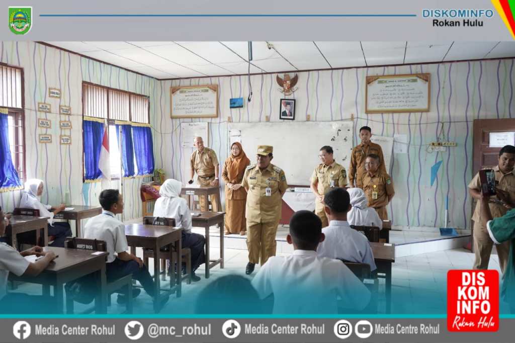 Ujian di  SMPN 1 Rambah dan SDN 002 Rambah Berlangsung Lancar