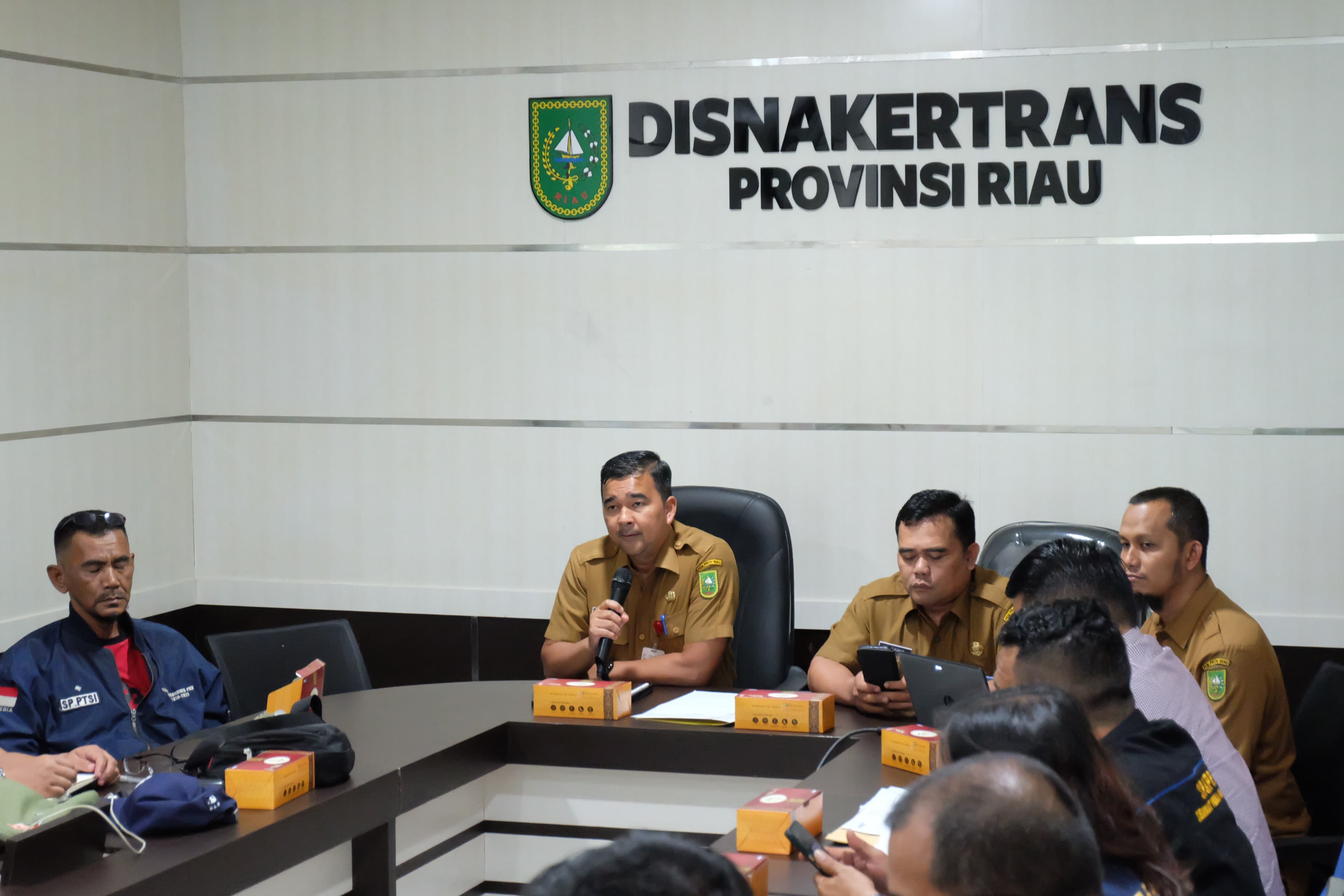 Disnakertrans Riau Menerima Kunjungan  PT. Riau Andalan Pulp and Paper (RAPP)