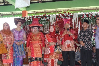 Bupati Harris Kukuhkan Paguyuban Karo