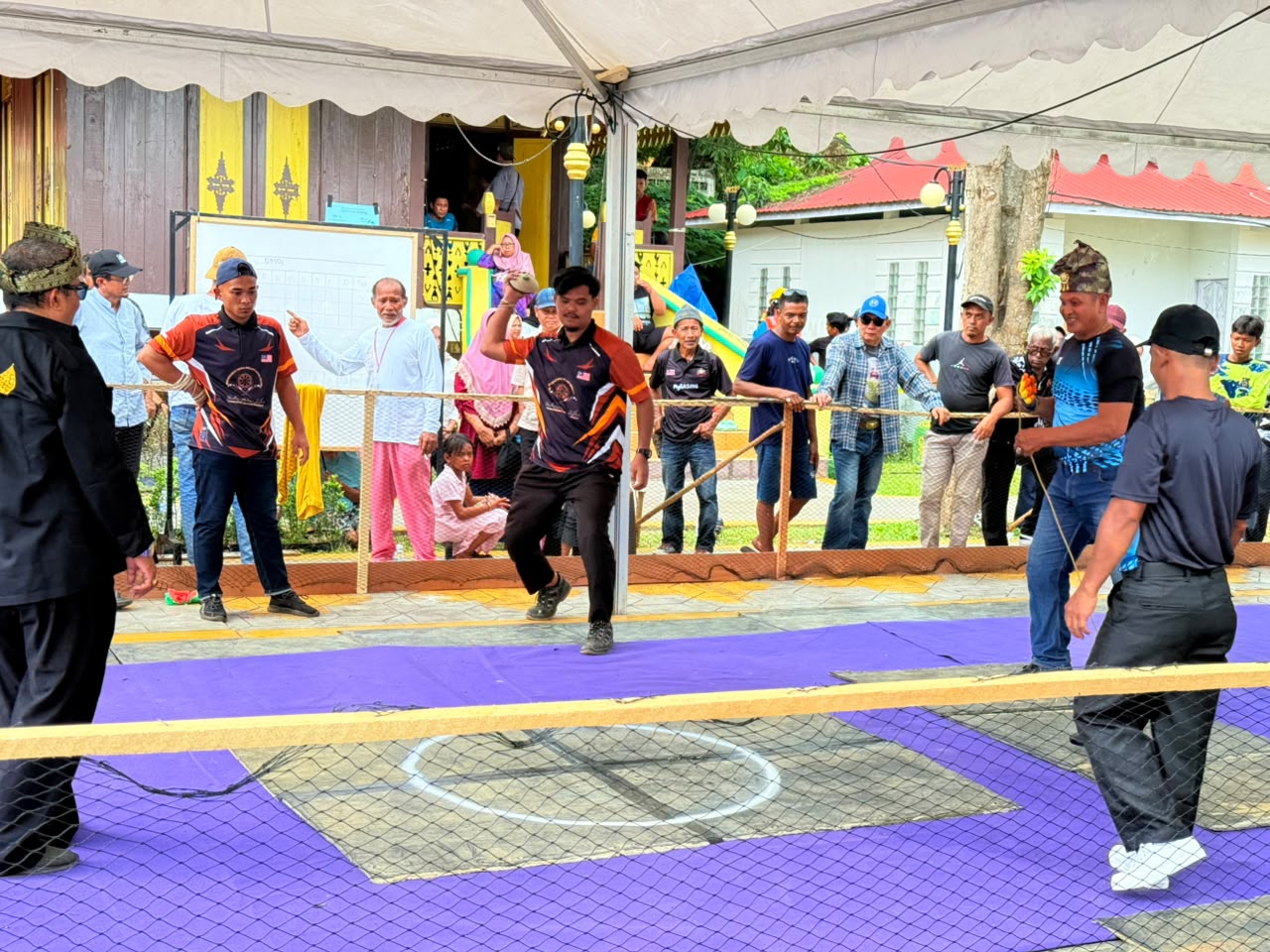Lestarikan Warisan Budaya Melayu, Bengkel Dasar Gasing Pangkah Malaysia Sukses Digelar di Balai Adat Pulau Penyengat