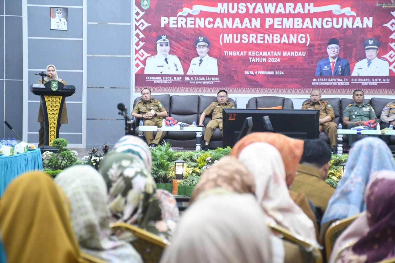 Bupati Kasmarni Sampaikan Peningkatan Jalan Masih Jadi Skala Prioritas