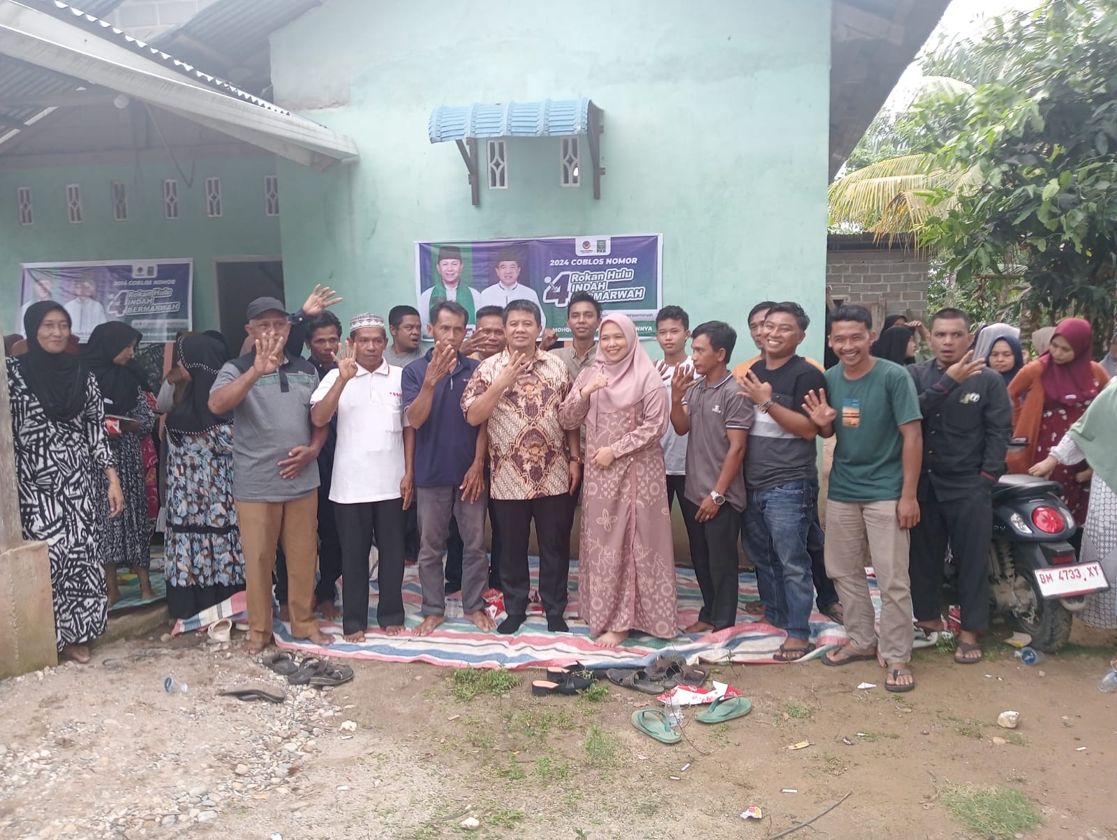 Ratusan warga Desa Sialang Jaya nyatakan Sikap dukung Pasangan INDAH jadi Bupati dan calon Wakil Bupati Periode 2024-2029