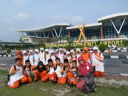 SDJuara Pekanbaru Sambangi Bandara SSK II Pekanbaru