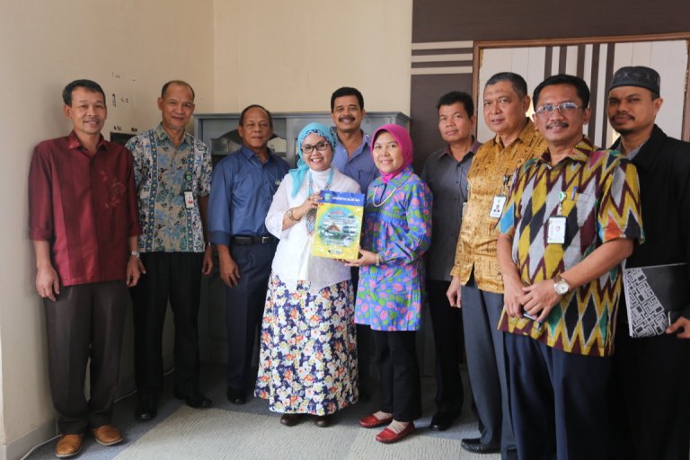 Jalin MoU dengan Universitas Diponegoro, Fakultas Fisipol UIR Buka Program Doktoral