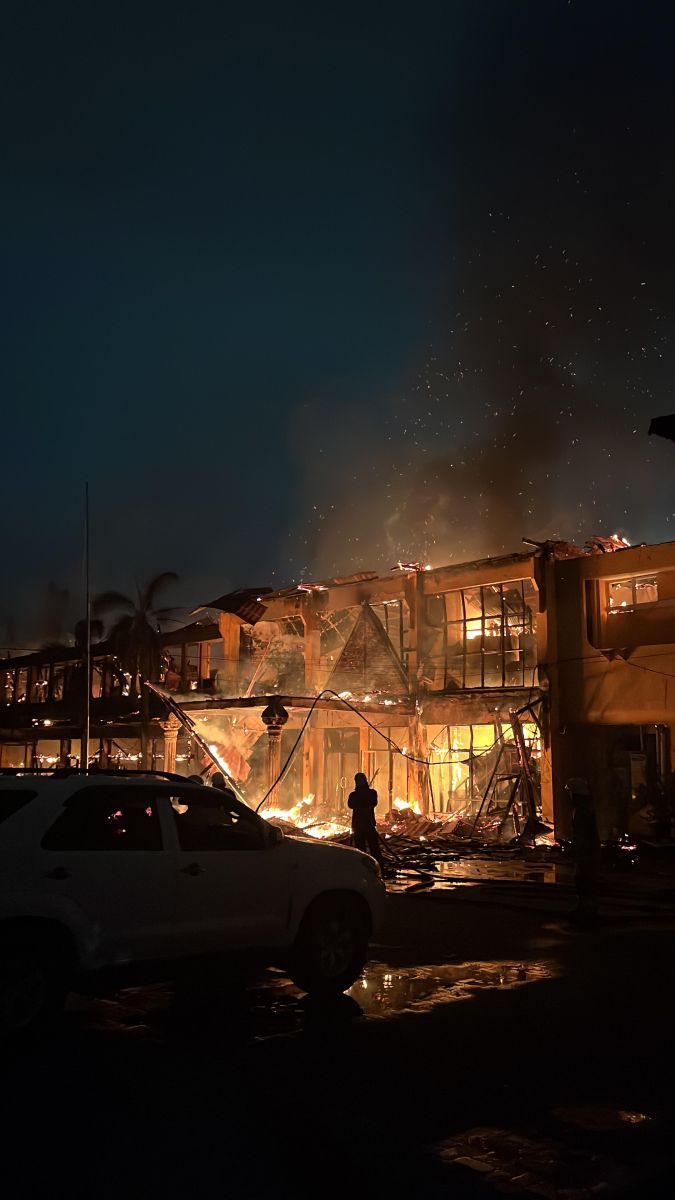 Kantor Disnakertrans Riau Ludes di Lalap si Jago Merah