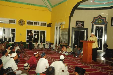 Dalam Sehari, Bupati Yopi Kunjungi Empat Masjid 
