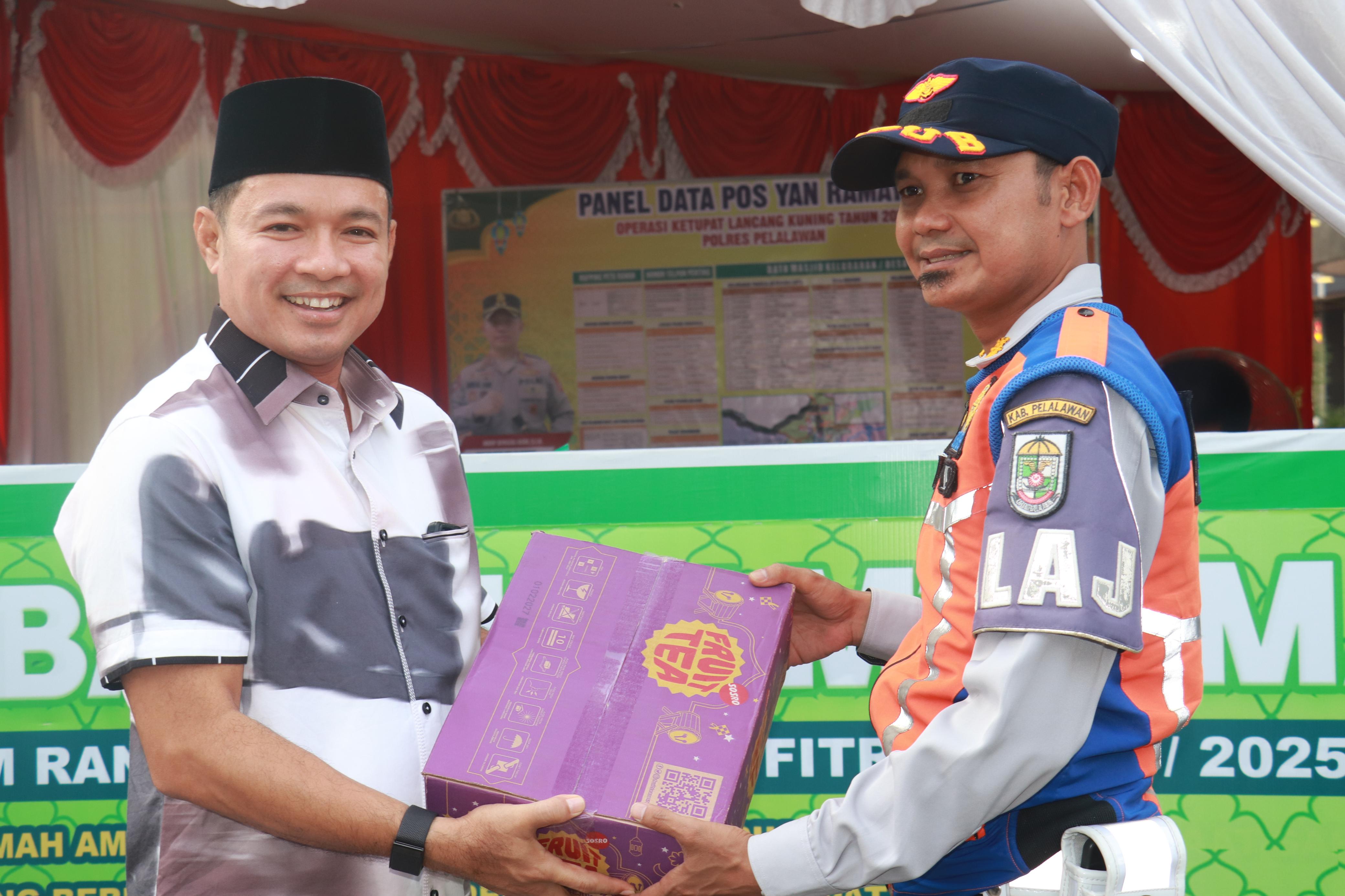 Kapolres Pelalawan dan Bupati Tinjau Pos Pengamanan