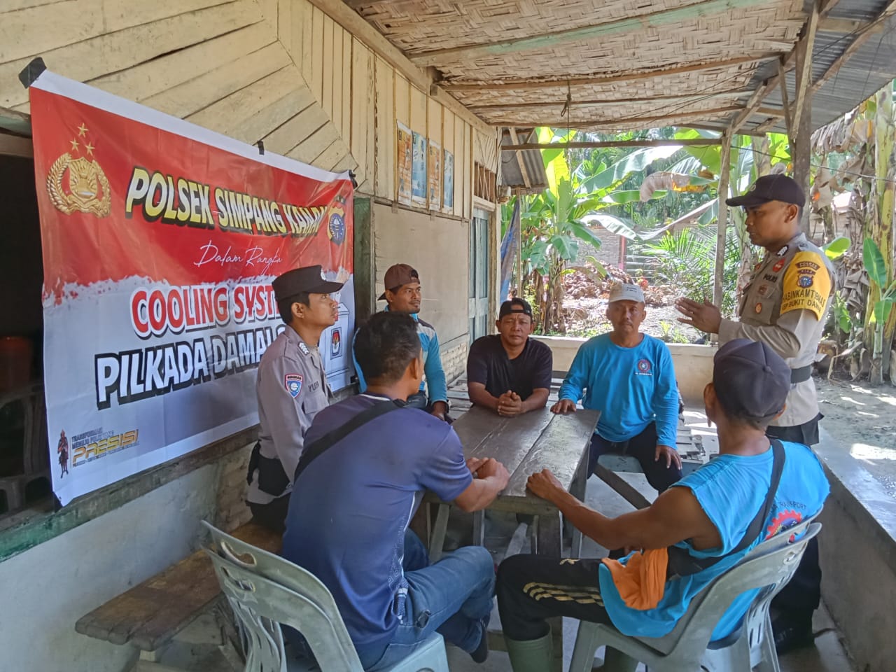 Polsek Simpang Kanan Ajak Masyarakat Bukit Damar Ciptakan Kamtibmas Pasca Pilkada  22024