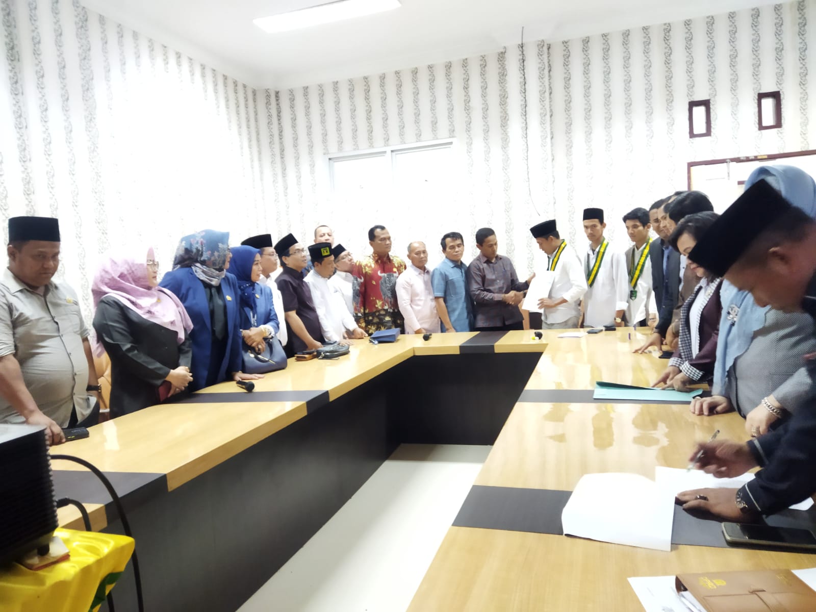 Empat Fraksi DPRD Rohil Adakan Hearing Dengan Mahasiswa