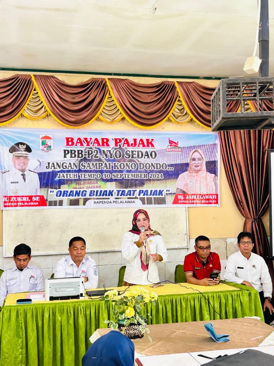 Bapenda Pelalawan Jemput Bola di SMPN 1 Pangkalan Kerinci: Sosialisasi dan Penagihan PBB-P2 untuk ASN