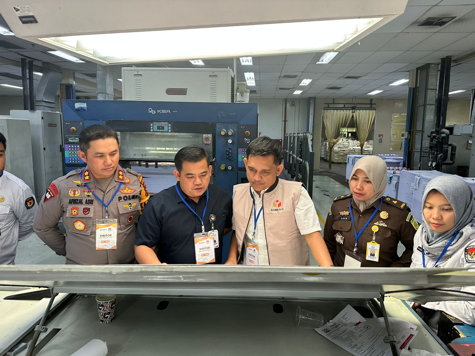 KPU Pelalawan Lakukan Monitoring Cetak Surat Suara untuk Pilkada 2024