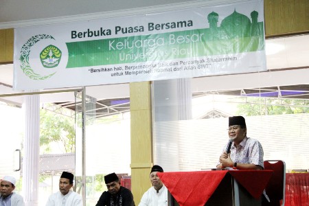Buka Bersama Keluarga Besar UR Sekaligus Menjalin Silaturahim 