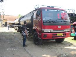 Truk Tangki Senggol Honda Vario, Satu Korban Terjatuh Sehingga Meninggal Dunia