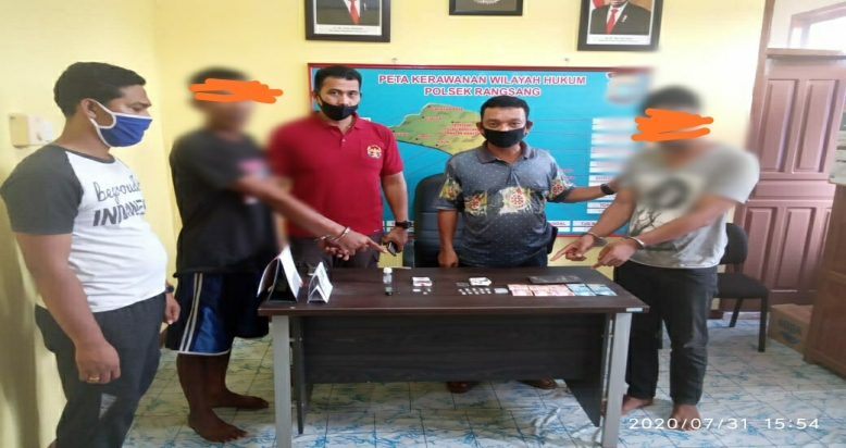 Polsek Rangsang  Tangkap Dua Orang Terduga   Pelaku Narkoba di Desa Dwi Tinggal