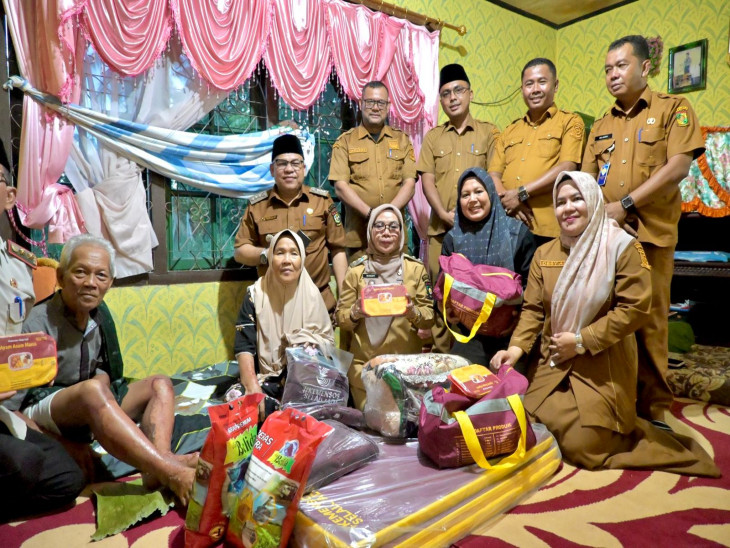 Wabup Hj. Misharti  Semoga Bantuan Ini Meringankan Korban