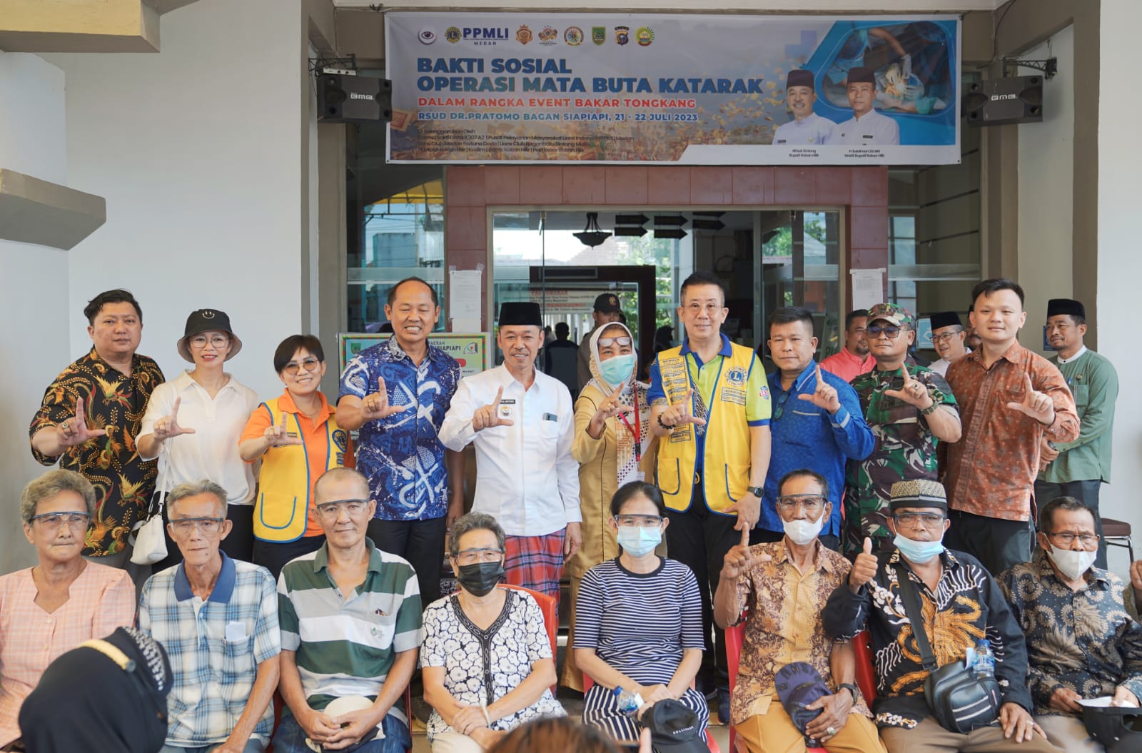 Dihadiri Lebih 200 Peserta, Bupati Rohil Buka Operasi Katarak Mata Gratis dari Lions Clubs
