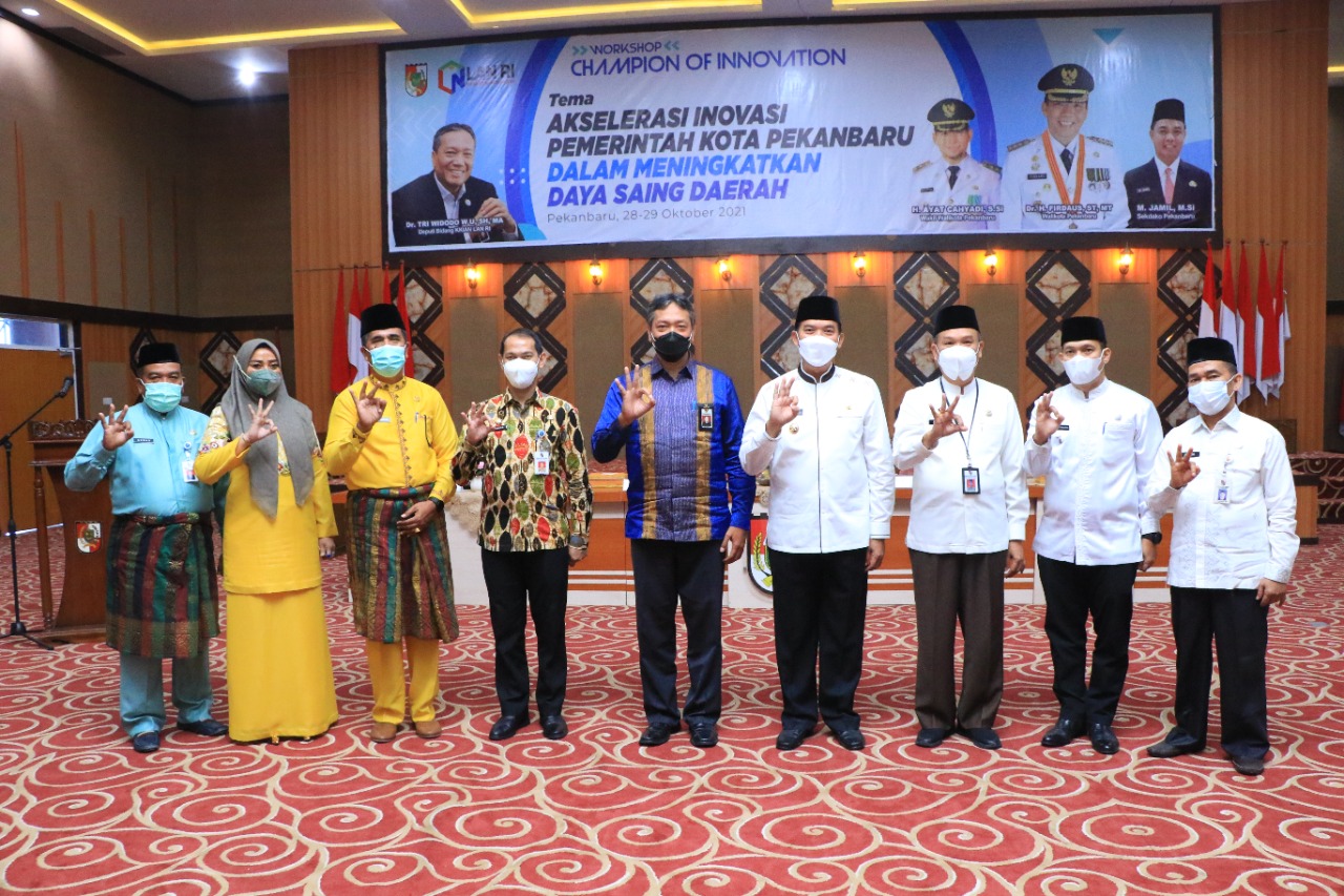 Deputi Bidang KKIAN Tri Widodo Wahyu Utomo  Menyebut Berbicara Inovasi Sekitar 70 Persen Seni