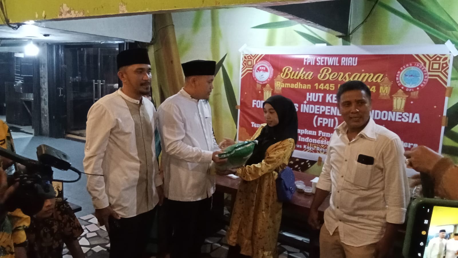 Buka Bersama dengan Anak Panti Asuhan,  Ketua FPII Setwil Riau: Menciptakan Kehidupan Sosial yang Baik