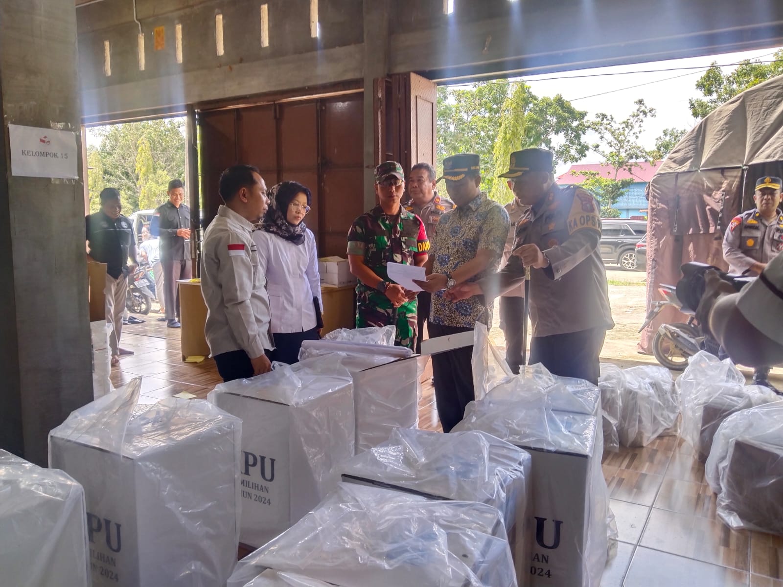 KPU Rohil : Kondisi Logistik Lengkap, Tinggal Proses Distribusi