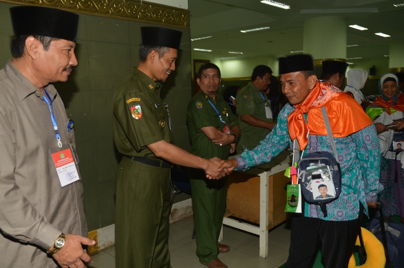 Ayat Cahyadi Lepas Kloter I JCH Pekanbaru