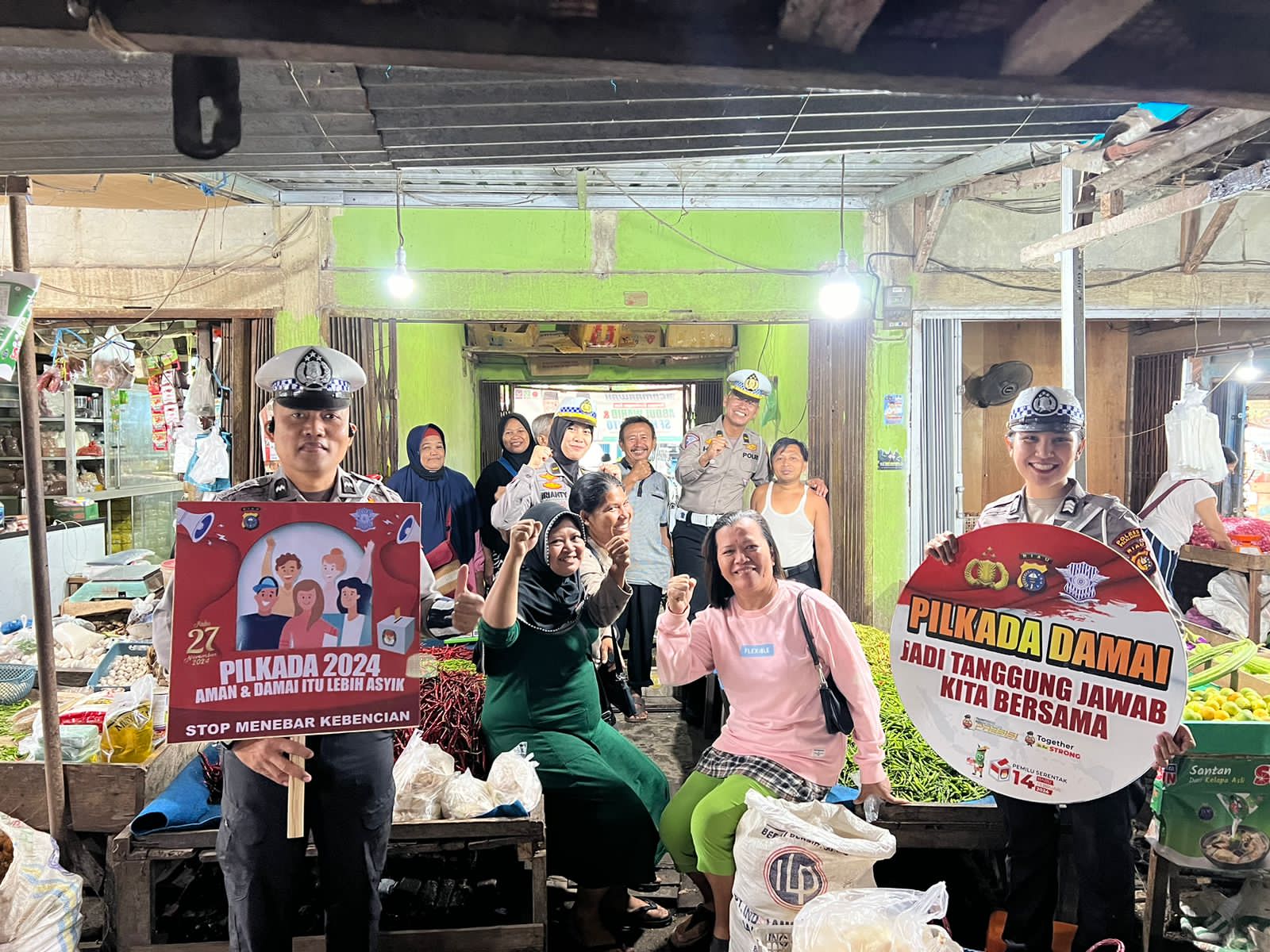 Satlantas Polres Pelalawan Blusukan di Pasar Tradisional untuk Ciptakan Kamtibmas Pilkada Damai
