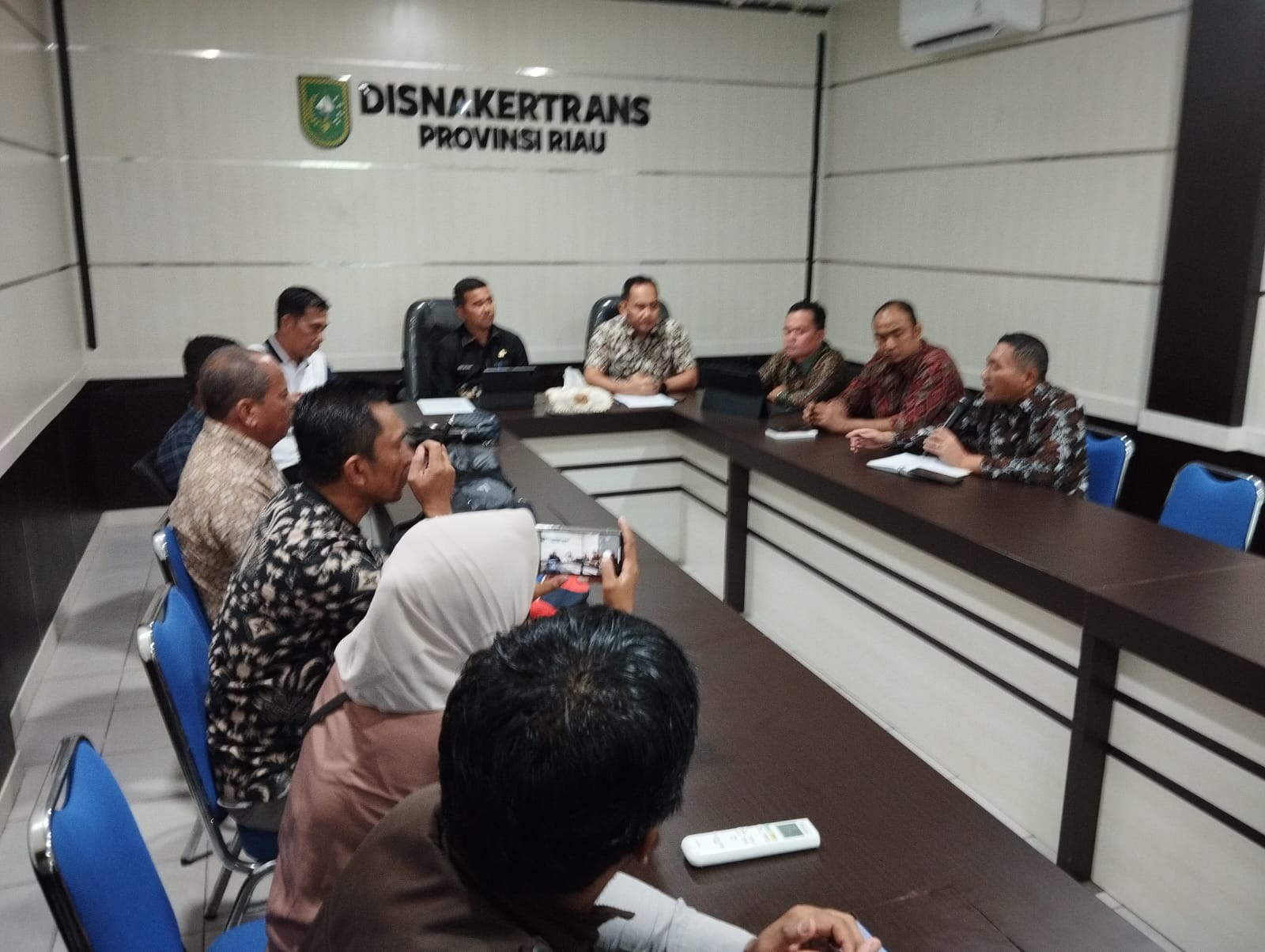 Disnakertrans Riau Buka Posko Pengaduan Pemberian THR Karyawan