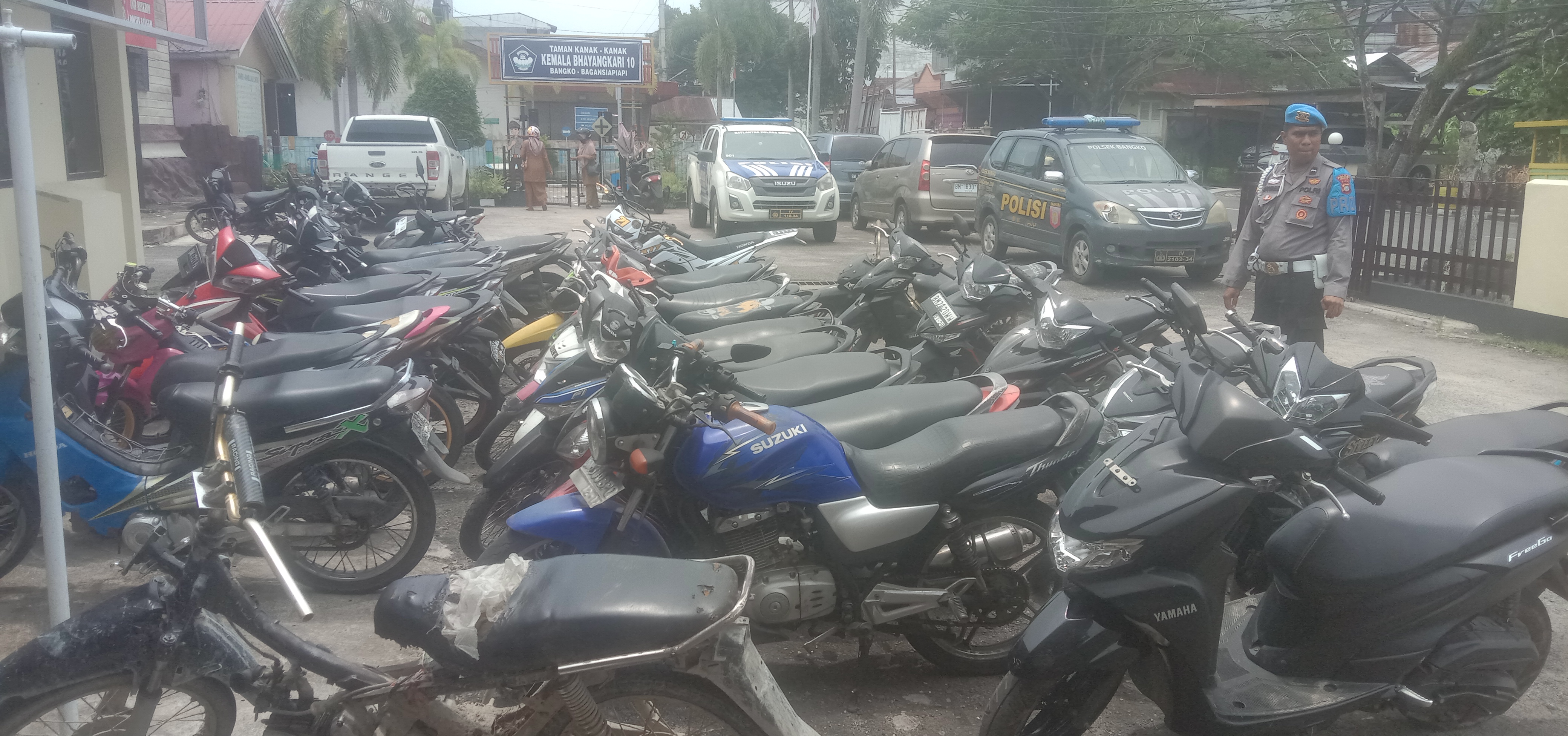 Tak Pakai Helm, Puluhan Kendaraan di Bagansiapiapi Terjaring Razia Polres Rohil