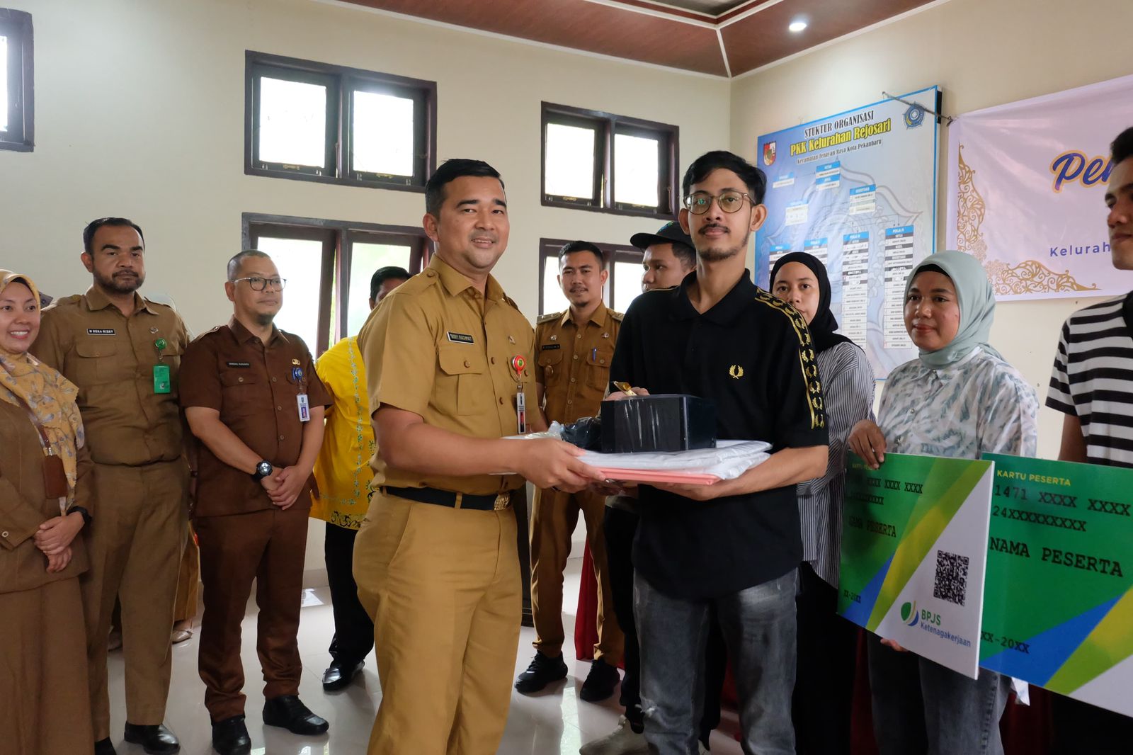 Gelar Kegiatan Padat Karya Membatik, Inilah Pesan Kadisnakertrans Riau