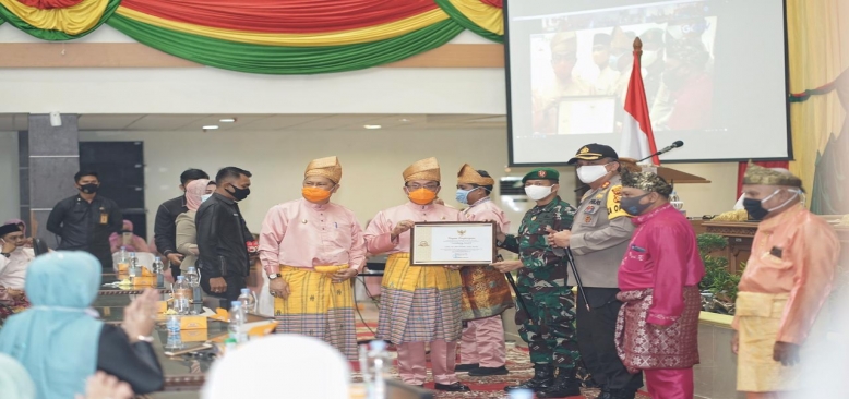 Bupati Inhil Apresiasi Rapat Paripurna Milad Ke-55 Sesuai Protokol Kesehatan