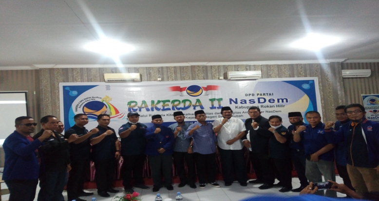 Pasangan Bacalon Aman Hadiri Penutupan Rakerda II Nasdem Rohil