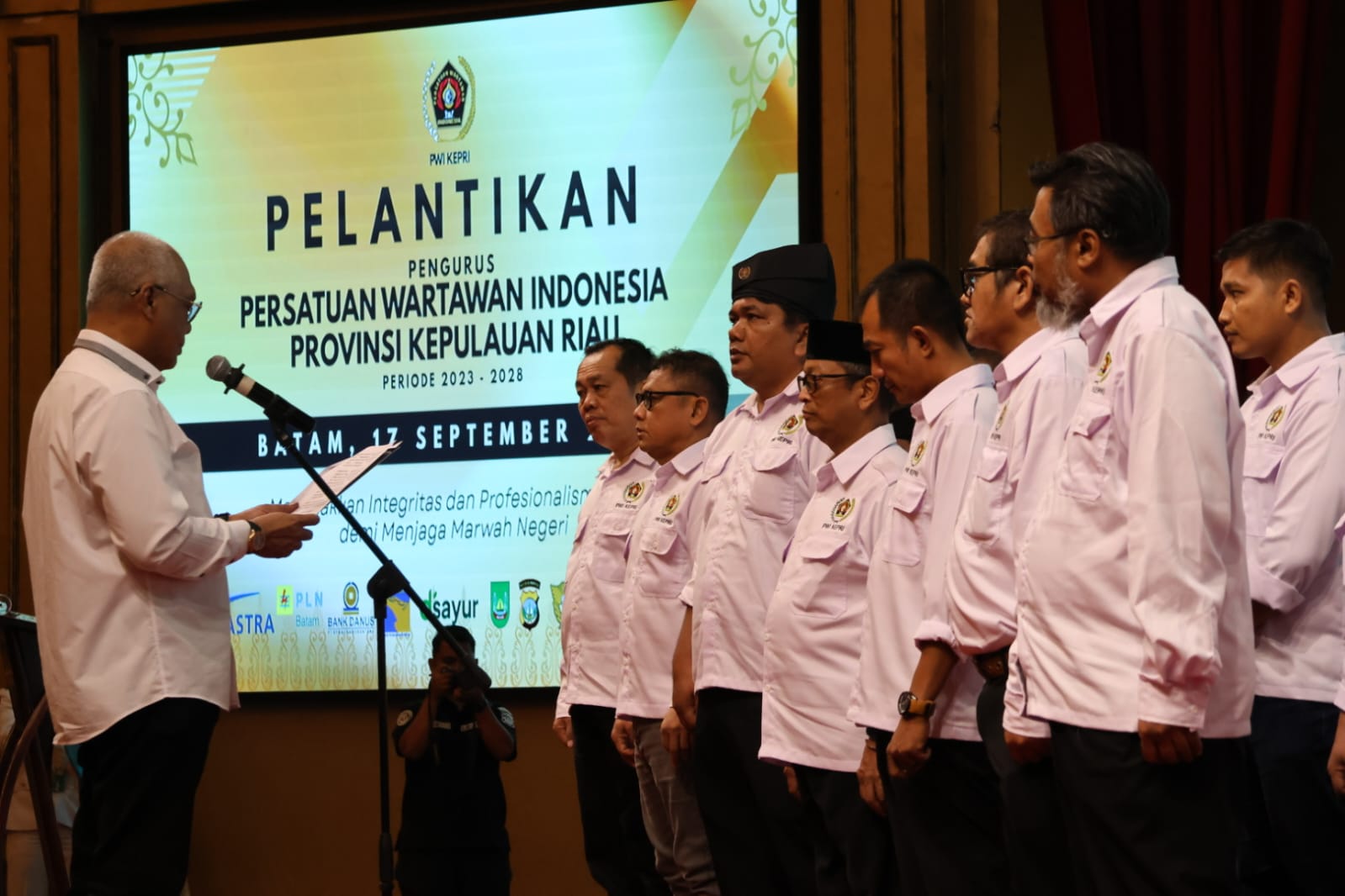 Lantik Pengurus PWI Kepri, Cak Munir Ingatkan Spirit 'DNA Pejuang' Wartawan