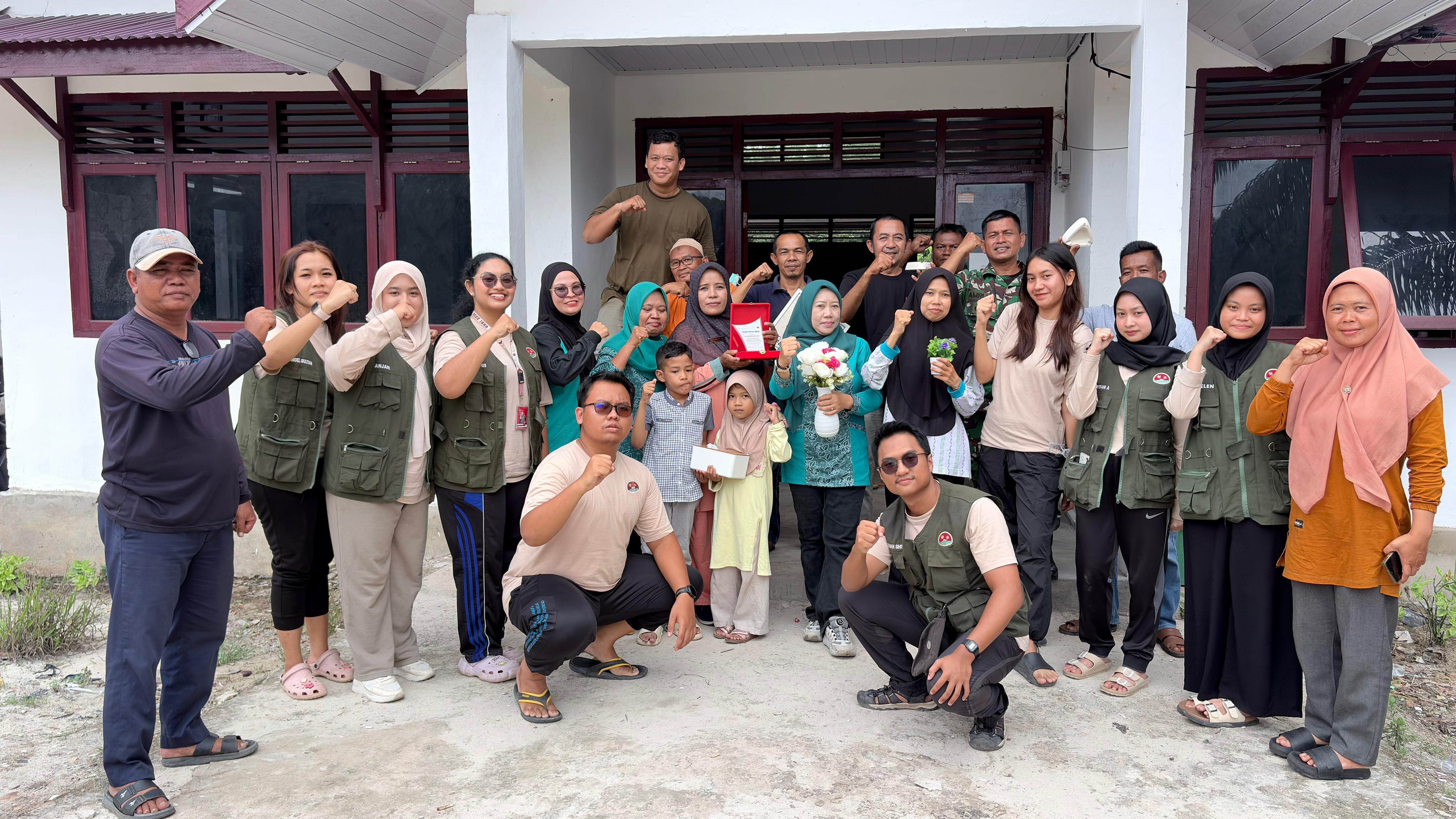 Kolaborasi Kampus dan Masyarakat Berbuah Manfaat, Kukerta Fakultas Kedokteran UNRI Resmi Ditutup di Kelurahan Guntung