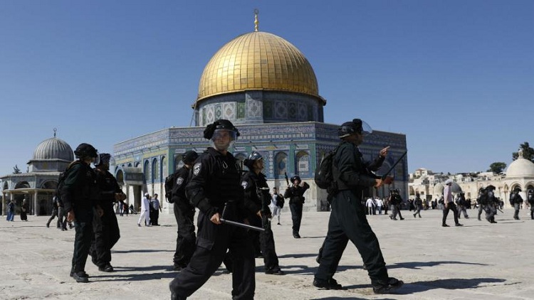 Palestina Tuding Israel Jauhkan Umat dari Masjid Al-Aqsa