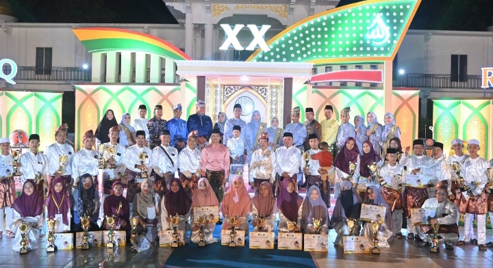 Resmi Ditutup, Pemenang Qori dan Qoriah Terbaik MTQ XX Rohil Terima Hadiah Umroh dari Pemkab