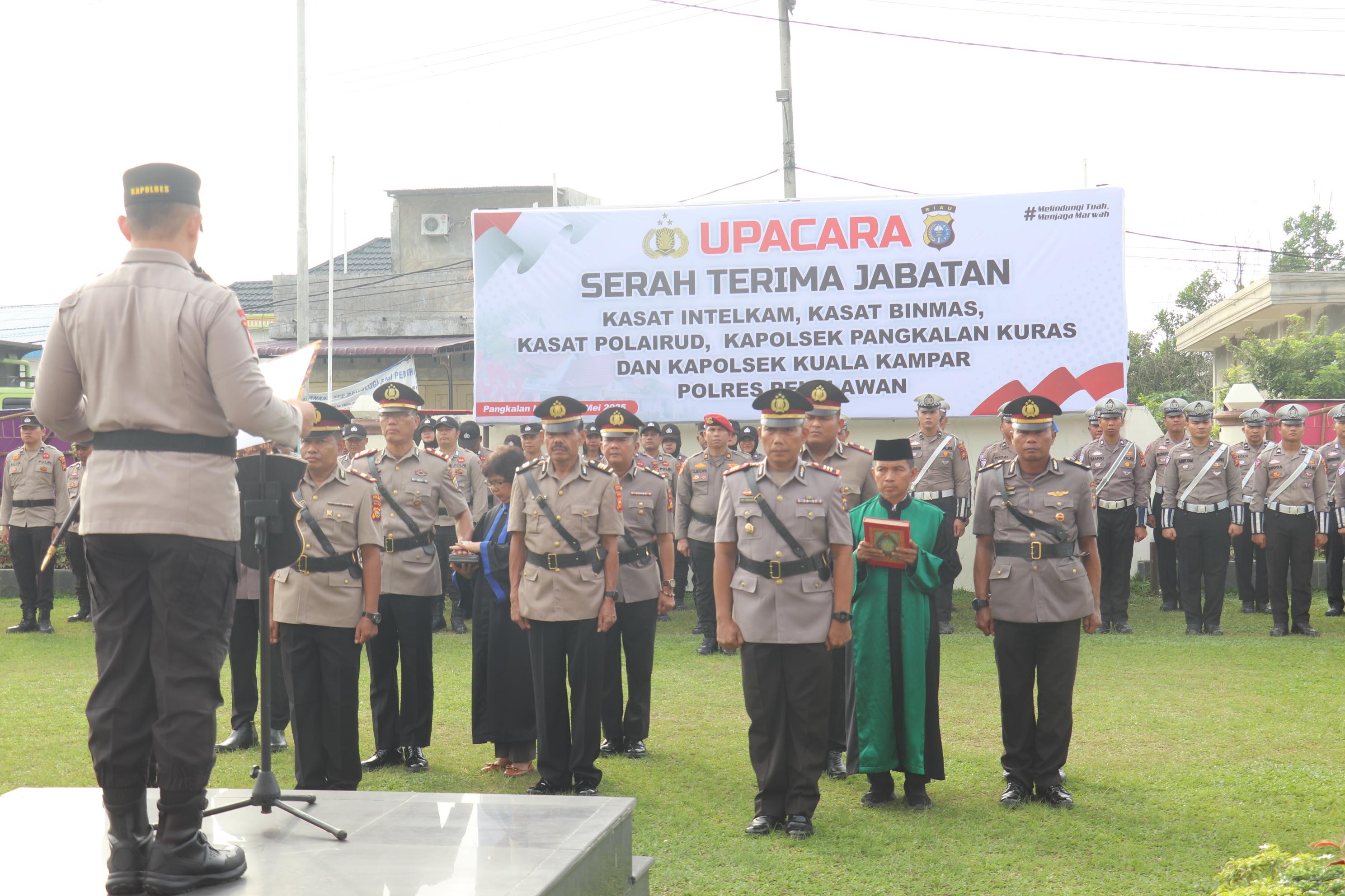 Kapolres Pelalawan Pimpin Sertijab Sejumlah Perwira, Tegaskan Komitmen Polri Tingkatkan Kinerja dan Profesionalisme