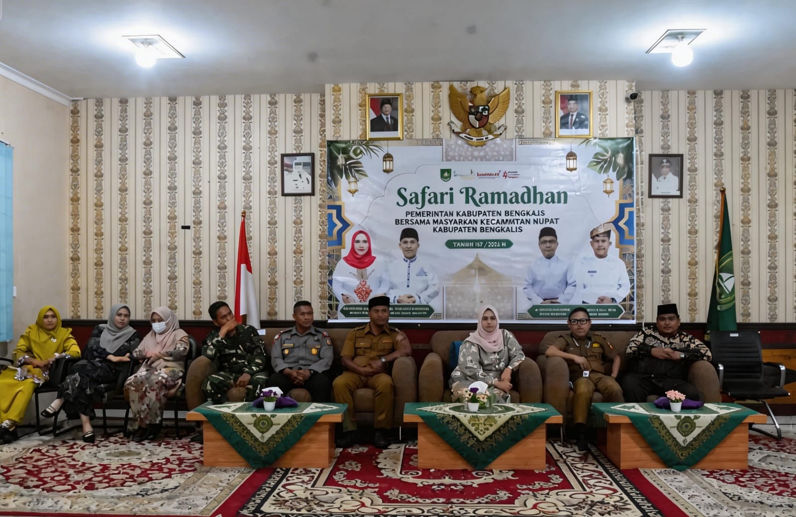 Bersama BRKS dan Baznas, Bupati Kasmarni Serahkan  Bantuan Rumah Ibadah dan Masyarakat yang Membutuhkan