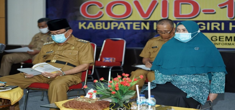 Bupati yang didampingi Ketua TP PKK Inhil Vid-Cov bersama Mendagri, Mendes PDTT dan Ketum PKK