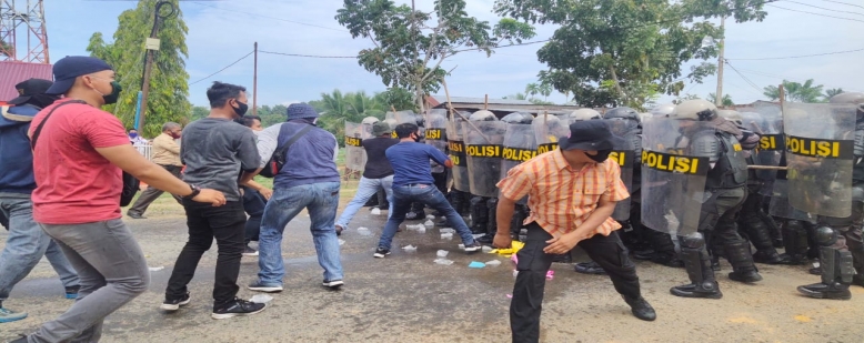 Ribuan Massa Serbu Kantor KPU Inhu, Protes Hasil Pilkada