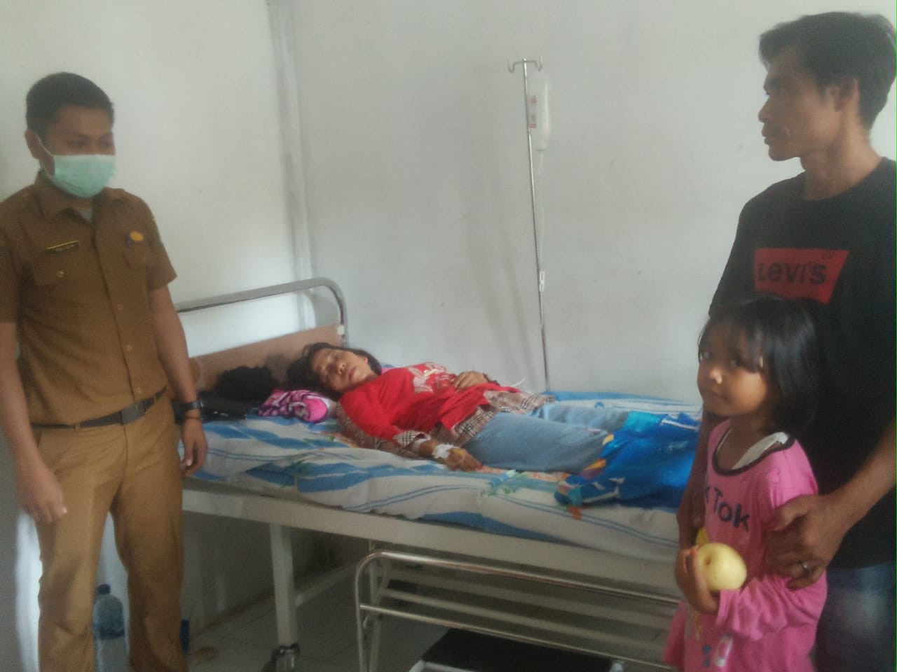 Beberapa Warga TU Minta Jalan Menuju Puskesmas  Tambusai Utara Satu  di Aspal