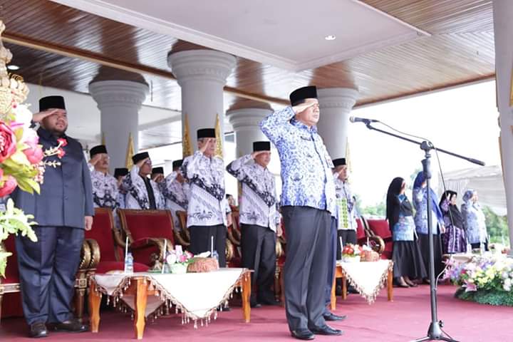 Sekda Rohul Ajak Guru dan PNS Kreatif Serta Inovatif di Peringatan HUT ke-74 Hari Guru Nasional (HGN) 2019