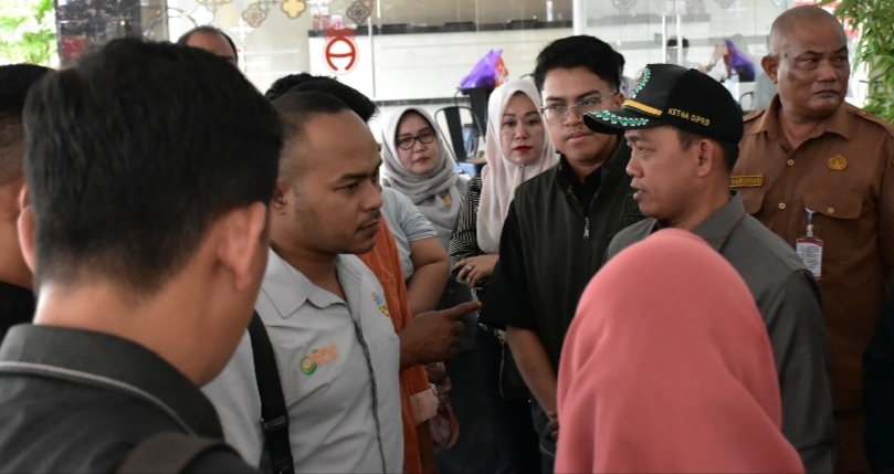 Ketua DPRD dan Komisi 2 DPRD Kota Pekanbaru Sidak Pasar Kodim Tuntaskan Persoalan Pasar Bangkitkan Ekonomi Kerakyatan