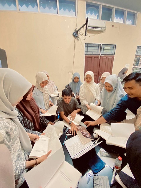 Dari Fakta ke Makna: Filsafat Pendidikan Biologi