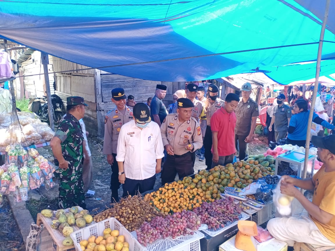 Kapolsek Tambusai  pimpin  Monitoring Pasar dalam rangka LK tahun 2023