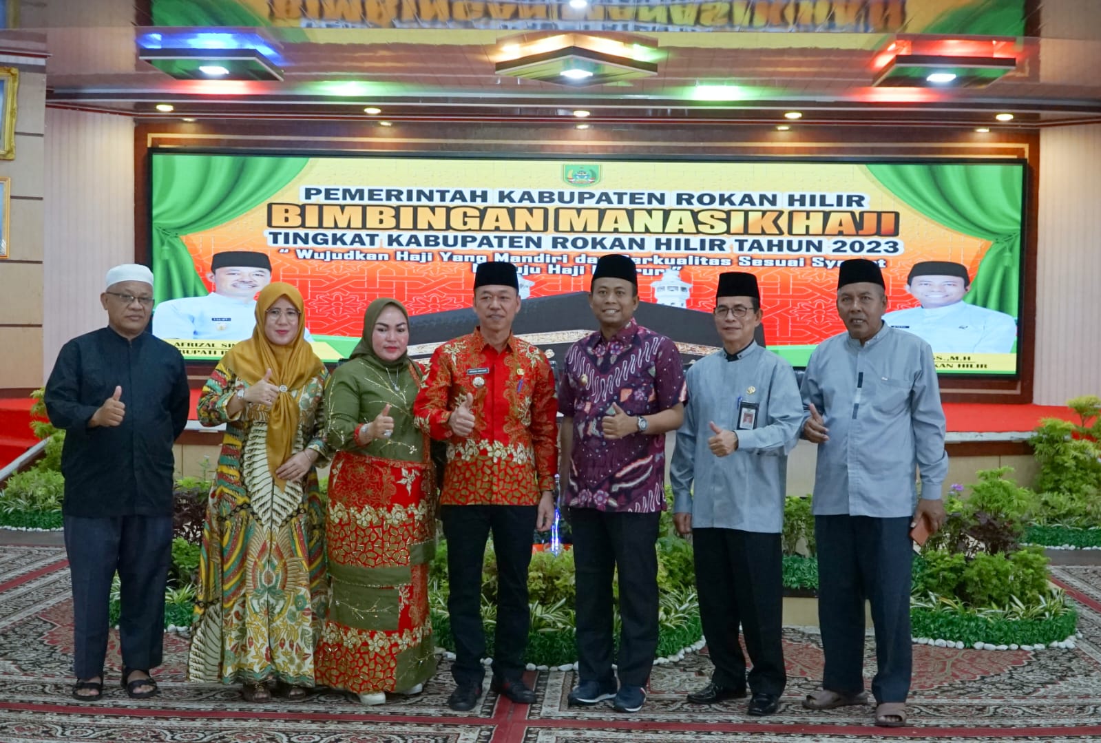 Tutup Bimbingan Manasik Haji Tingkat Kabupaten, Bupati Rohil Ingatkan Jamaah Jaga Kesehatan