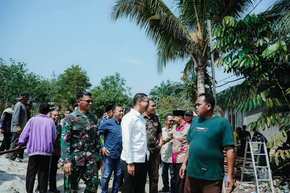 Wabup Rokan Hilir Apresiasi Semangat Gotong Royong Warga Sintong Induk Bangun Masjid Nurhidayah